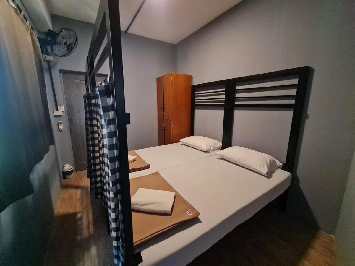 Arun Old Town Hostel Bangkok Exterior photo